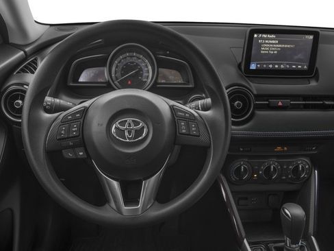 Used 2017 Toyota Yaris iA FWD image 7