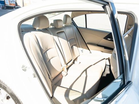 Used 2013 Honda Accord EX-L image 21