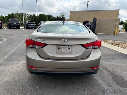 Used 2014 Hyundai Elantra SE FWD image 5