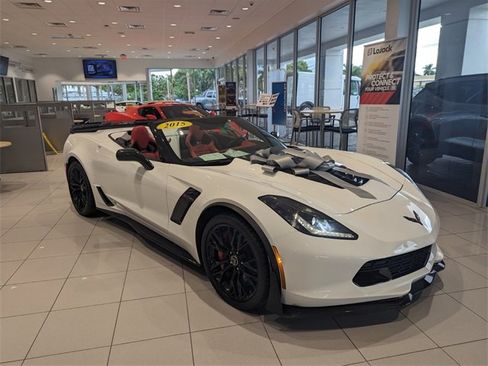 Used 2015 Chevrolet Corvette Z06 w/ 3LZ Preferred Equipment Group image 1