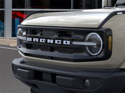New 2025 Ford Bronco Outer Banks image 19