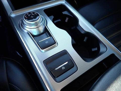 Used 2022 Ford Edge SEL image 17