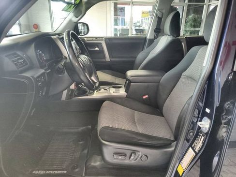 Used 2020 Toyota 4Runner SR5 AWD/4WD image 12
