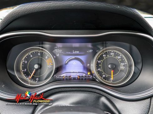 Used 2023 Jeep Cherokee Altitude Lux AWD/4WD image 12