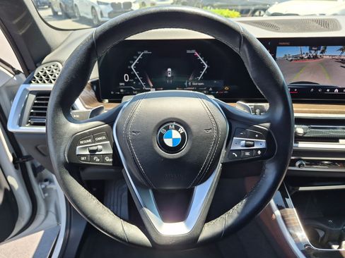 Used 2024 BMW X5 xDrive40i w/ Parking Assistance Package AWD/4WD image 18