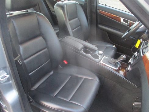 Used 2013 Mercedes-Benz C 300 4MATIC Sedan image 6