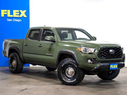 Used 2021 Toyota Tacoma TRD Off-Road w/ Technology Package AWD/4WD image 8