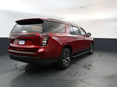 Used 2024 Chevrolet Suburban Z71 w/ Luxury Package AWD/4WD image 5