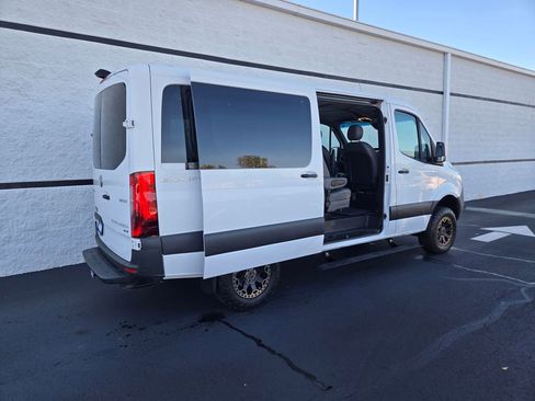 Used 2020 Mercedes-Benz Sprinter 2500 image 35