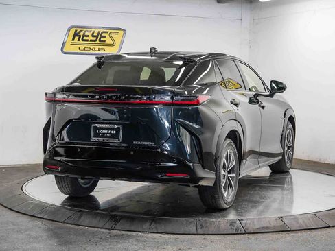 Used 2024 Lexus RZ 300e Premium FWD image 4