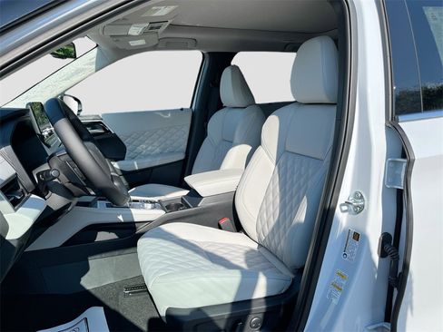 New 2025 Mitsubishi Outlander SEL image 22