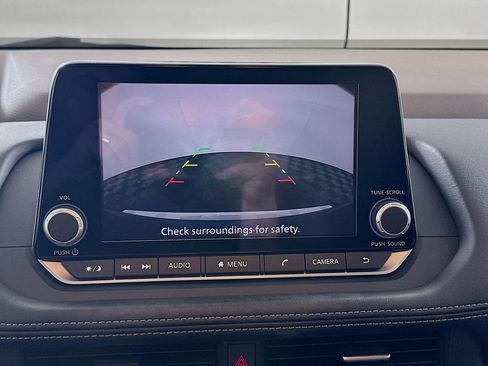 Used 2023 Nissan Rogue SV image 23