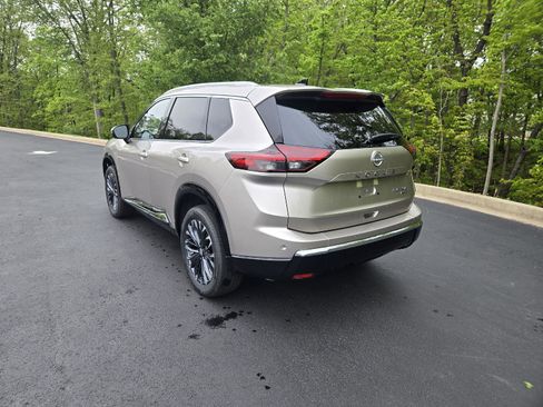 New 2026 Nissan Rogue Platinum AWD/4WD image 6