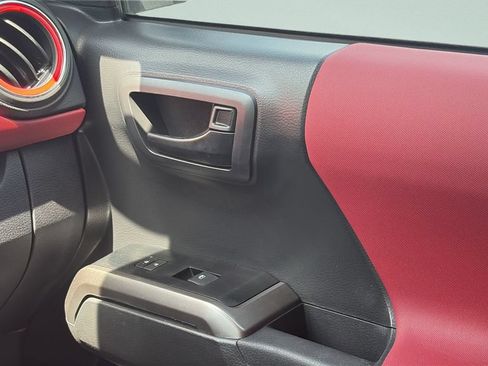 Used 2022 Toyota Tacoma SR5 w/ Technology Package RWD image 13
