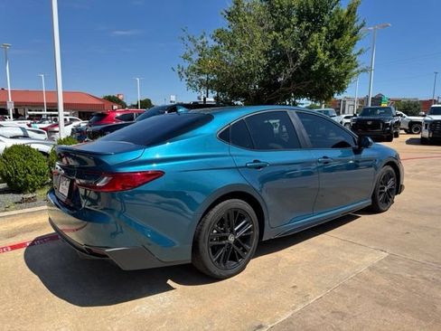 Used 2025 Toyota Camry SE w/ Convenience Package FWD image 6