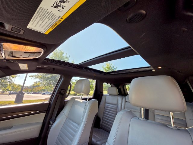 Used 2018 Jeep Grand Cherokee Limited AWD/4WD image 2