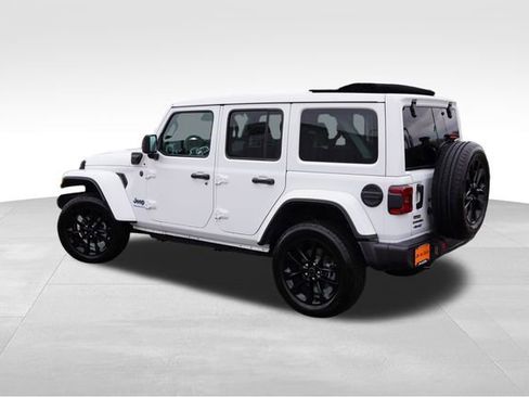 Certified 2025 Jeep Wrangler Unlimited Sahara w/ Safety Group image 12