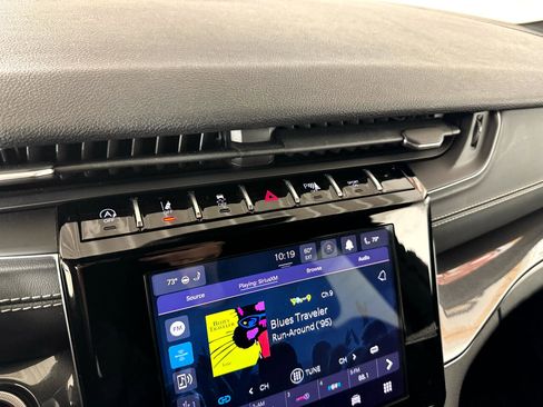 Used 2022 Jeep Grand Cherokee Altitude image 21