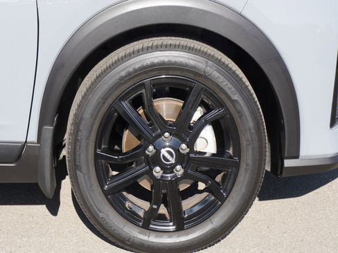 Used 2024 Nissan Kicks SV w/ Exterior Package image 5