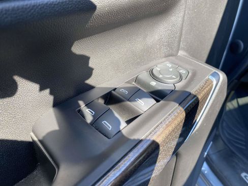 Used 2021 Chevrolet Silverado 1500 LT Trail Boss w/ Convenience Package II AWD/4WD image 19