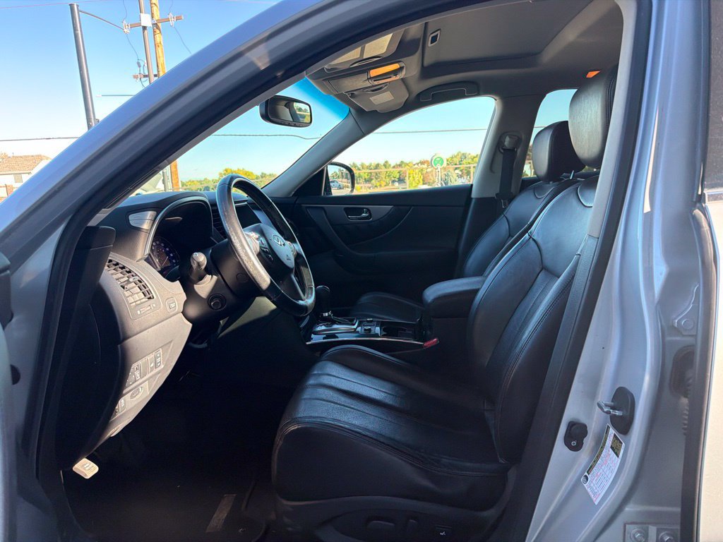 Used 2015 INFINITI QX70 AWD w/ Premium Package image 8