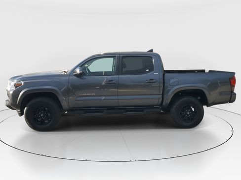 Used 2022 Toyota Tacoma SR5 w/ Technology Package image 6