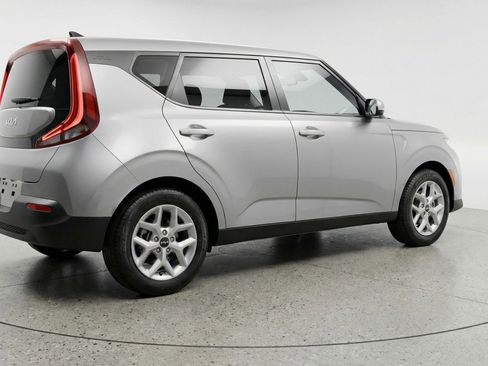 Used 2025 Kia Soul LX w/ LX Technology Package FWD image 9