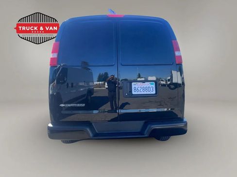 Used 2021 Chevrolet Express 2500 w/ Driver Convenience Package RWD image 5