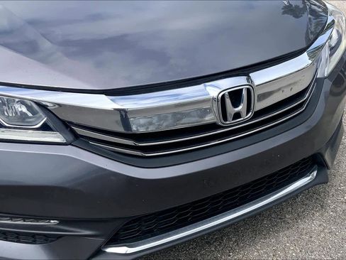 Used 2017 Honda Accord Sport Special Edition image 30