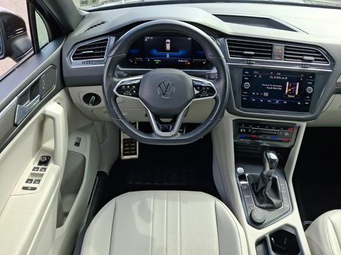 Certified 2022 Volkswagen Tiguan SE R-Line image 12