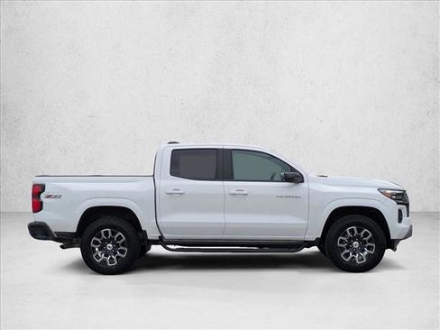 Used 2025 Chevrolet Colorado Z71 AWD/4WD image 4