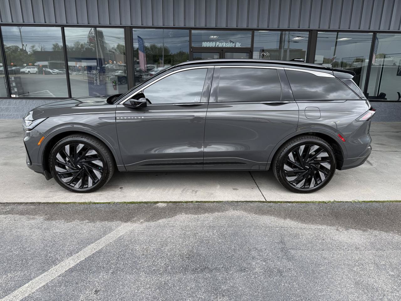 Used 2025 Lincoln Nautilus Black Label w/ Jet Appearance Package AWD/4WD image 7