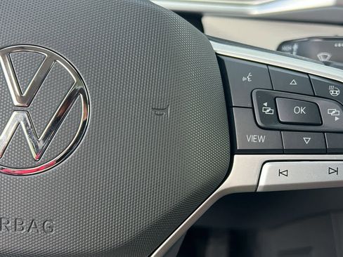 New 2026 Volkswagen Taos SE image 20