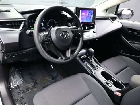 Used 2024 Toyota Corolla LE image 12