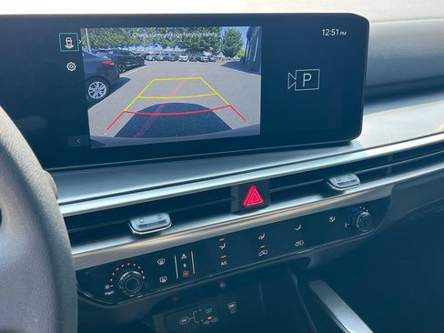 Certified 2025 Kia Sorento LX FWD image 22