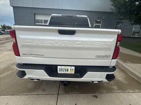 Used 2025 Chevrolet Silverado 1500 High Country w/ Technology Package AWD/4WD image 7