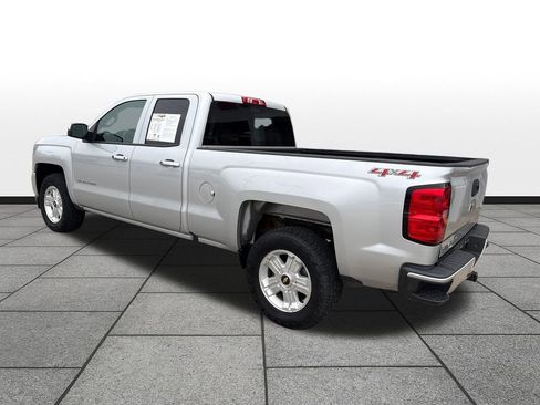 Used 2017 Chevrolet Silverado 1500 Custom w/ Custom Convenience Package AWD/4WD image 3