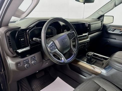 Used 2024 Chevrolet Silverado 1500 LT Trail Boss w/ LPO, Dark Essentials Package AWD/4WD image 11