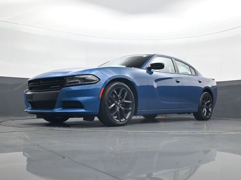 Used 2020 Dodge Charger SXT w/ Blacktop Package RWD image 21