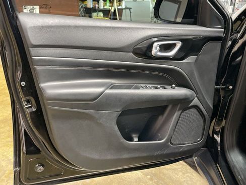 Used 2022 Jeep Compass Latitude FWD image 12