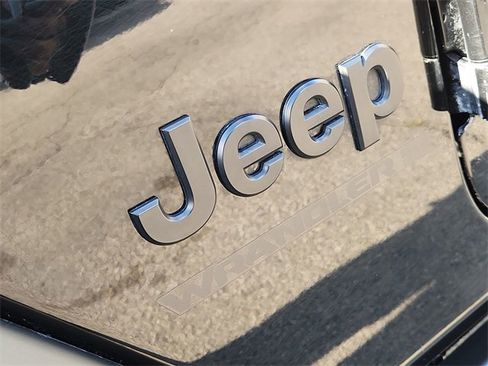 Used 2023 Jeep Wrangler Sport S image 31