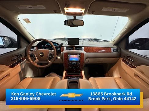 Used 2013 Chevrolet Avalanche LTZ image 22