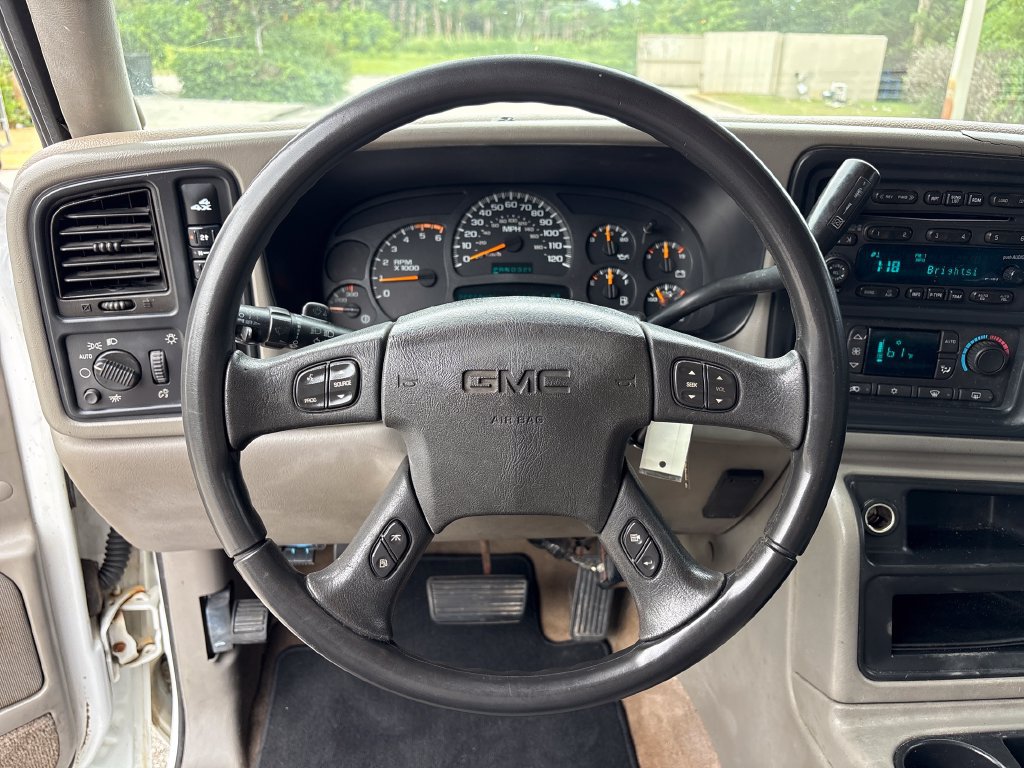 Used 2004 GMC Sierra 3500 SLT w/ Skid Plate Package AWD/4WD image 16