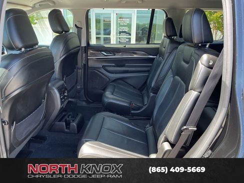 Used 2023 Jeep Grand Cherokee L Limited w/ Luxury Tech Group II AWD/4WD image 13