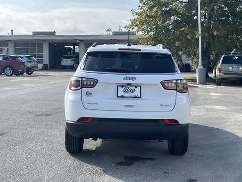 Used 2024 Jeep Compass Latitude image 4