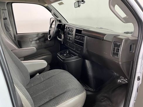 Used 2024 Chevrolet Express 2500 w/ Driver Convenience Package image 33