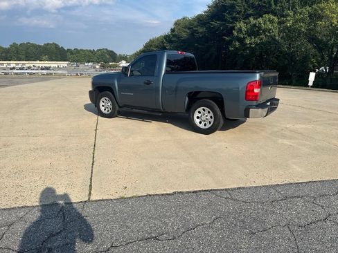 Used 2011 Chevrolet Silverado 1500 W/T RWD image 12