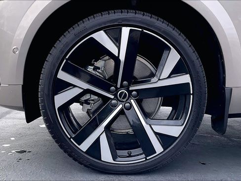 Used 2026 Volvo XC60 T8 Ultra w/ Protection Package Premier image 12