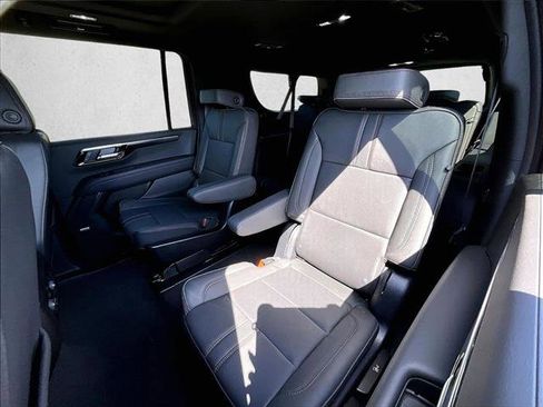 Used 2025 Chevrolet Suburban RST w/ Comfort Package image 26