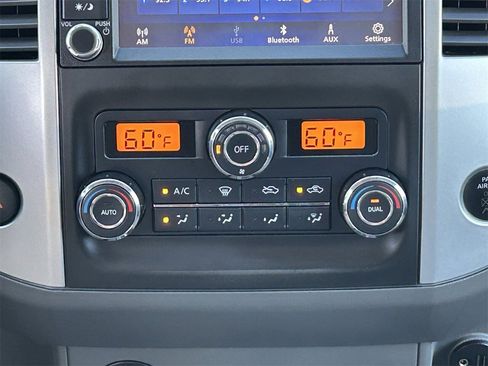 Certified 2020 Nissan Frontier SV w/ Midnight Edition Floor Mats image 19